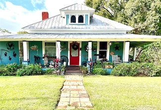 176 S Trowell Ave, Umatilla, FL 32784