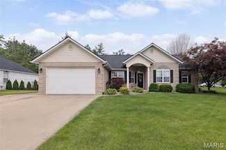 100 Woods Manor Dr, Freeburg, IL 62243