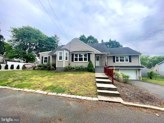 39 Mabel St, Ewing, NJ 08638