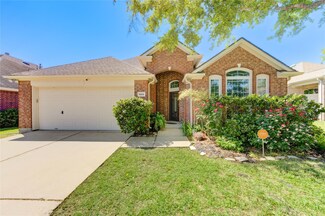 8808 Sun Haven Ln, Pearland, TX 77584