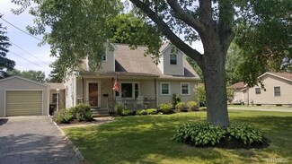 305 Elm St, Youngstown, NY 14174