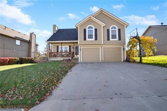 5213 NE Holiday Dr, Lees Summit, MO 64064