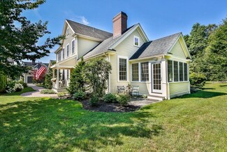 17 Wallis Dr, Wenham, MA 01984