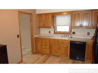 534 534 Wedgewood Dr, Mahtomedi, MN 55115