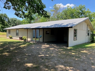 101 W 3rd St, Roxton, TX 75477