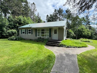 2699 Minneapolis St, Sault Sainte Marie, MI 49783