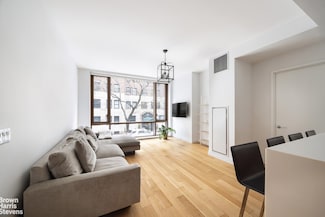 230 E 20th St Unit 23, New York, NY 10003
