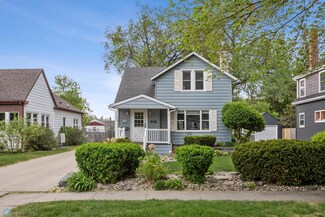 908 11th St S, Moorhead, MN 56560