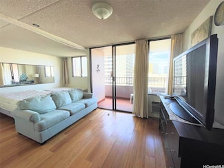 2240 Kuhio Ave Unit 1210, Honolulu, HI 96815