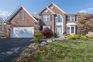 1005 Autumn Woods Dr, Coraopolis, PA 15108