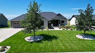 6752 56th Avenue Place, Columbus, NE 68601