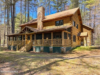 25 Birch Dr, Diamond Point, NY 12824
