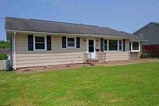17 Wakefield St, Bridgeport, WV 26330