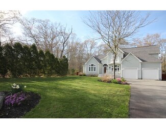 78 William St, South Dartmouth, MA 02748