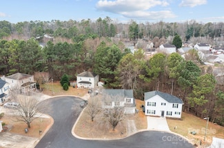 303 Cupped Oak Ct, Charlotte, NC 28213