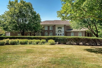 1637 Coachman Dr, Rockford, IL 61107