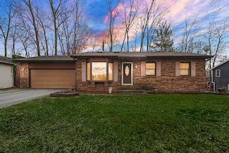 2172 Greenvalley Dr, Crown Point, IN 46307