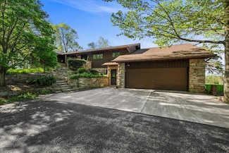 N1535 Rabes Hilltop Rd, New Holstein, WI 53061