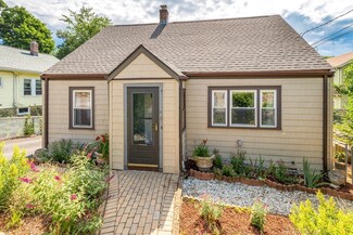 15 Carleton Rd, Waltham, MA 02451