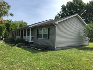 22016 Panorama Dr, Carlyle, IL 62231