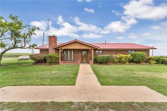 17917 County Road Ns 222, Frederick, OK 73542