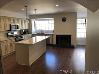 5701 Topanga Canyon Blvd Unit 2, Woodland Hills, CA 91367