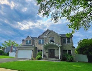 28 Fern Dr, Jericho, NY 11753