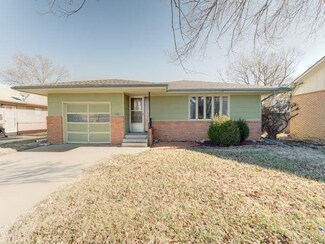 106 N Washington St, Hillsboro, KS 67063