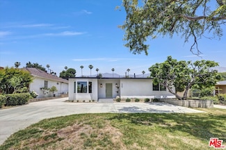 2385 Queensberry Rd, Pasadena, CA 91104