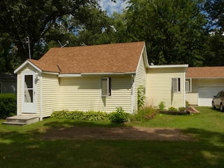 7350/7360 Elm Dr, Walkerton, IN 46574