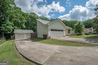130 Country Side Dr, Senoia, GA 30276