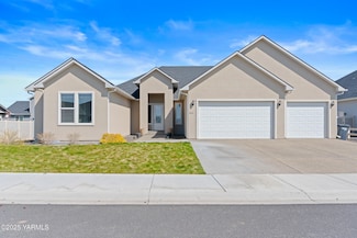 1545 Valhalla Loop, Selah, WA 98942