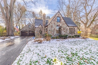 1 Allen Pkwy, Rochester, NY 14618
