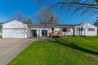 1209 Cedar St SW, Demotte, IN 46310