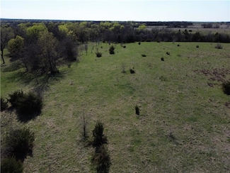 140 Haskell Rd, Quenemo, KS 66528
