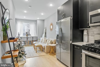 2428 Jasper St, Philadelphia, PA 19125
