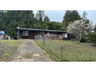 1743 S 20th St, Coos Bay, OR 97420