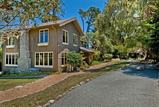 923 14th St, Pacific Grove, CA 93950