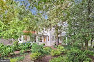 300 E Broad St, Falls Church, VA 22046