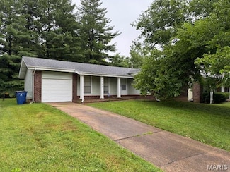 4384 Remus Dr, Florissant, MO 63033