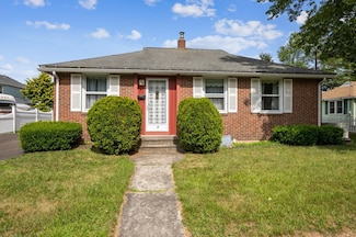 5 Hale Ct, Plainville, CT 06062