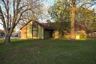 3840 S Colgate Ave, Springfield, MO 65807