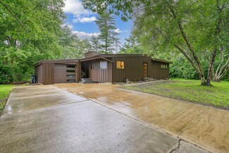 2011 Burlison Dr, Urbana, IL 61801