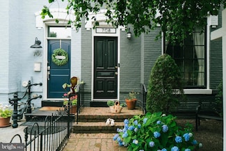 708 9th St SE, Washington, DC 20003