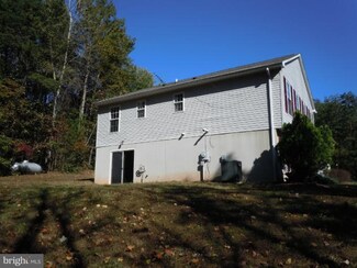 10 Casa Tres Ln, Amissville, VA 20106