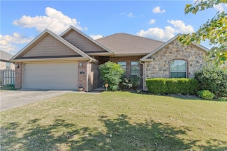 201 Cherokee St, Lowell, AR 72745