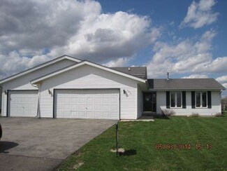 105 Autumnwood Ln, Davis Junction, IL 61020