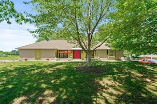 1038 N Woodland Ct, Kansas City, MO 64118