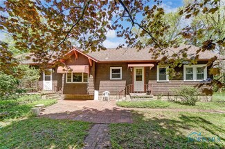 339 S Wintergarden Rd, Bowling Green, OH 43402