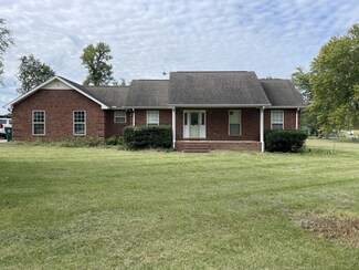 55 Sykes St, Mc Ewen, TN 37101